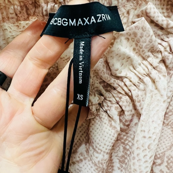 NWT BCBG MAXAZRIA Python Off-The-Shoulder Blouse Bare Pink 3/4 Sleeves Size XS - Picture 7 of 9